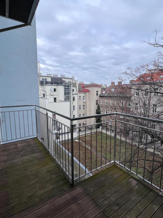 Delightful 1 Bedroom Near Schoenbrunn And Westbahnhof With Big Porch Вена Экстерьер фото