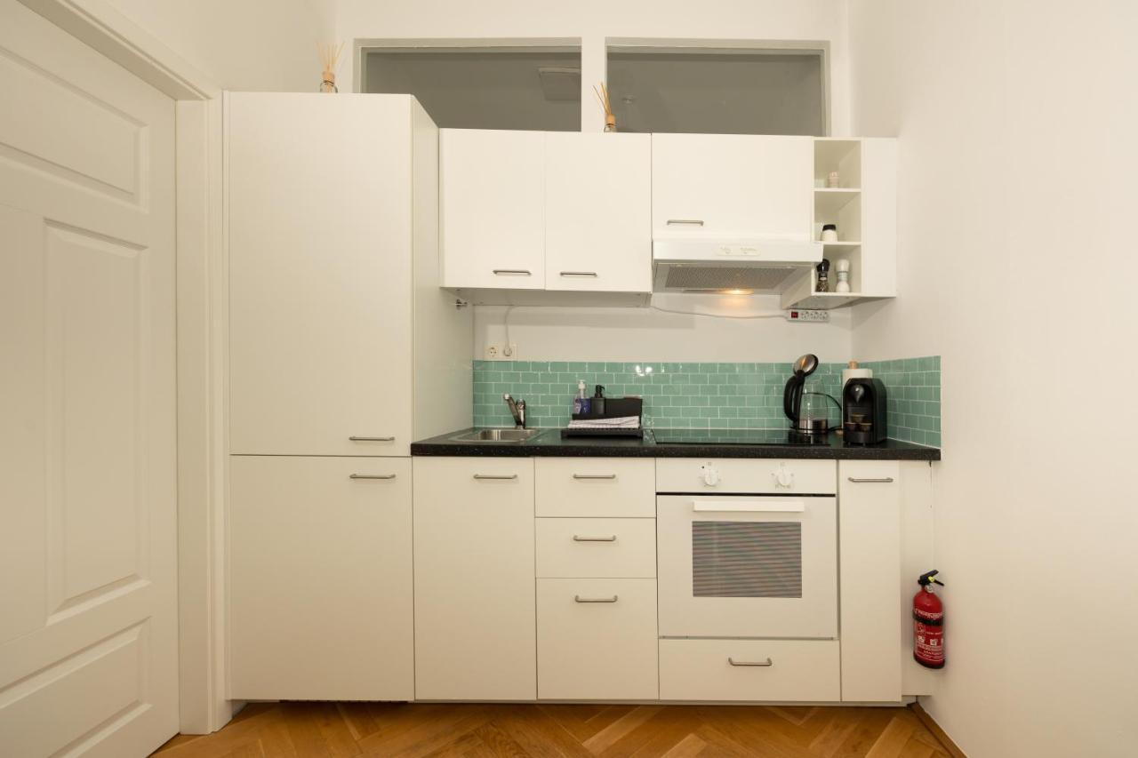 Delightful 1 Bedroom Near Schoenbrunn And Westbahnhof With Big Porch Вена Экстерьер фото